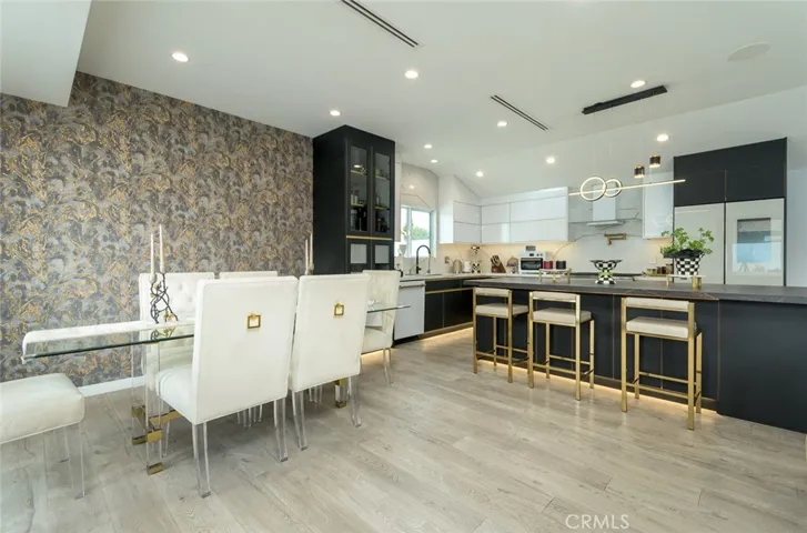 16964 Knapp Street, Northridge, California 91343