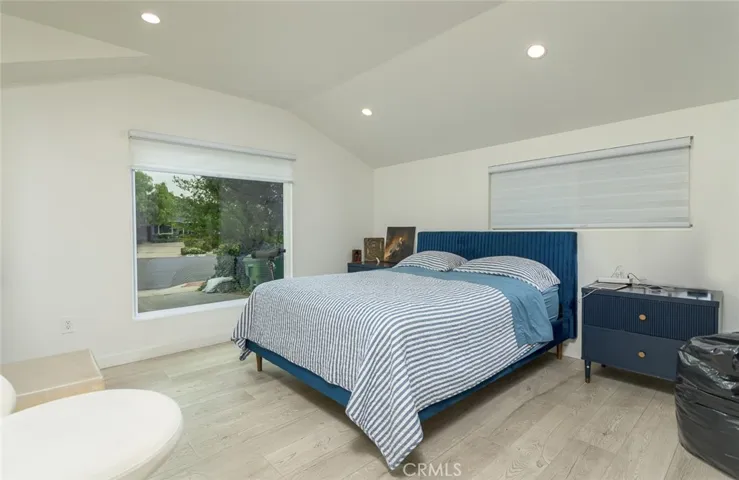 16964 Knapp Street, Northridge, California 91343