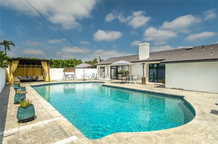 16964 Knapp Street, Northridge, California 91343