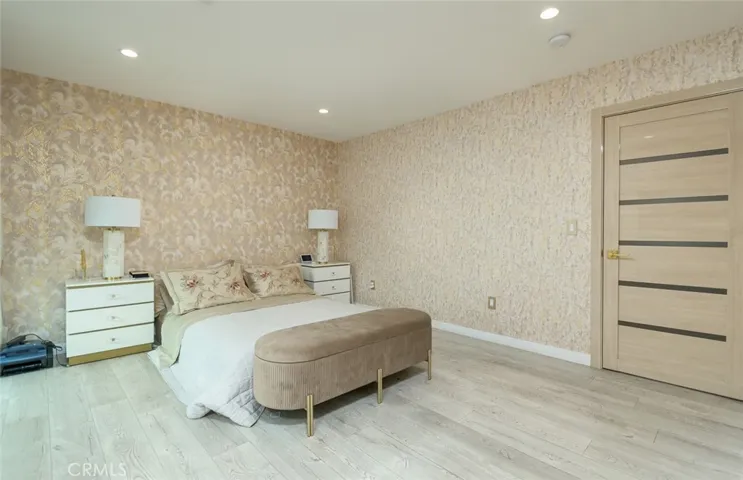 16964 Knapp Street, Northridge, California 91343
