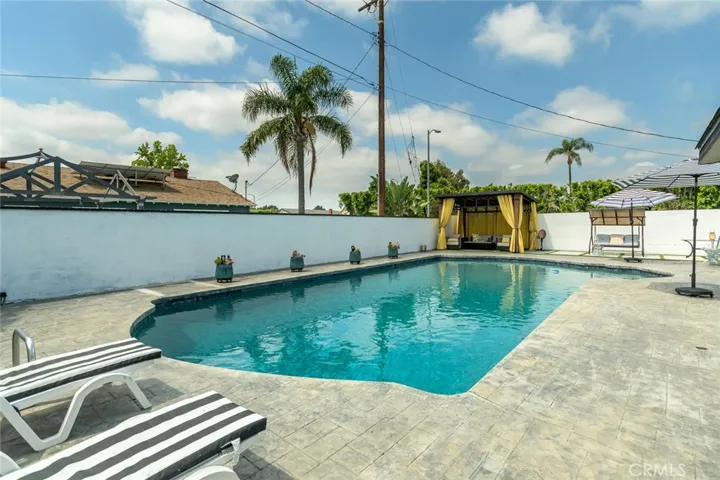 16964 Knapp Street, Northridge, California 91343