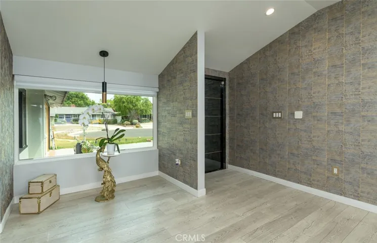 16964 Knapp Street, Northridge, California 91343