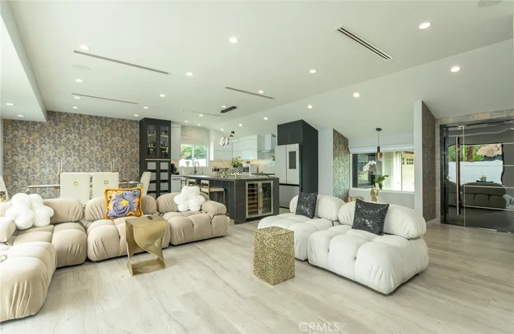 16964 Knapp Street, Northridge, California 91343