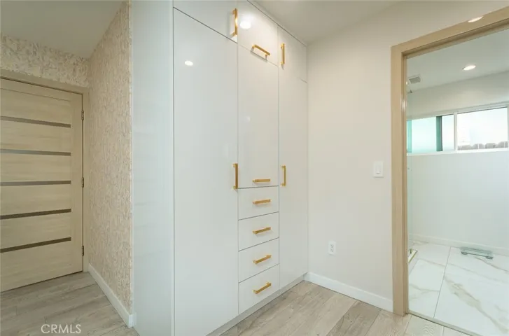 16964 Knapp Street, Northridge, California 91343