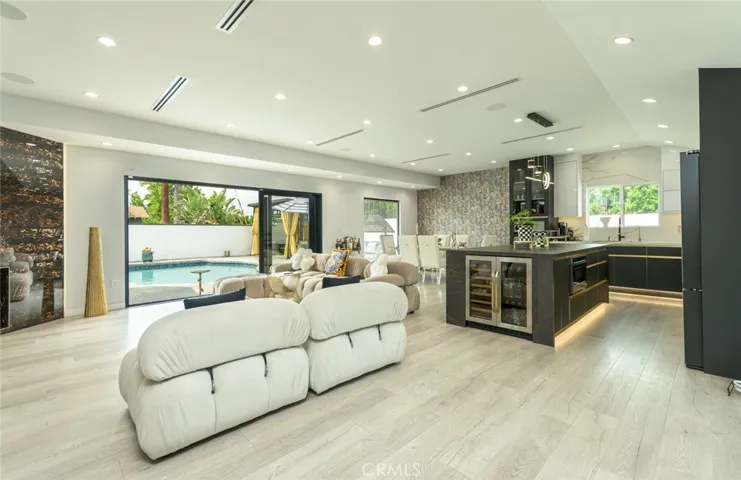 16964 Knapp Street, Northridge, California 91343