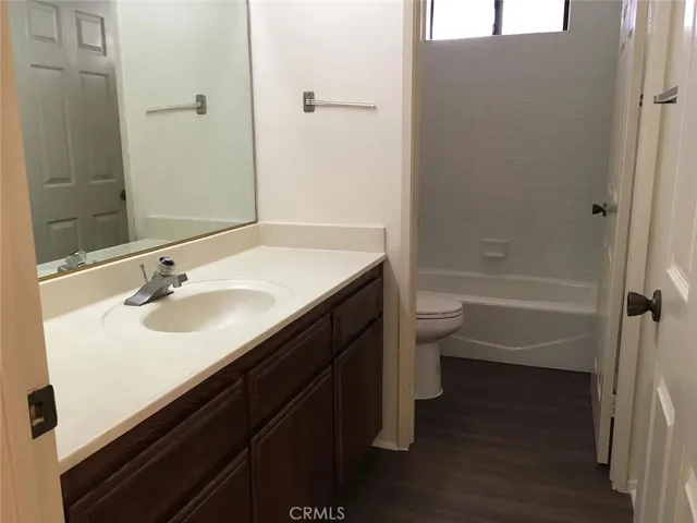 991 Everett, Los Angeles, California 90026
