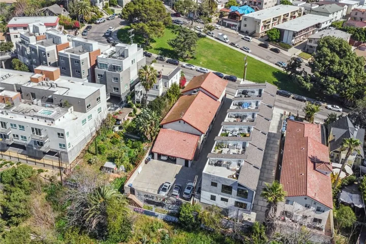991 Everett, Los Angeles, California 90026