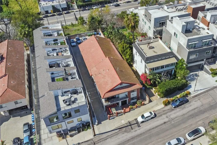 991 Everett, Los Angeles, California 90026