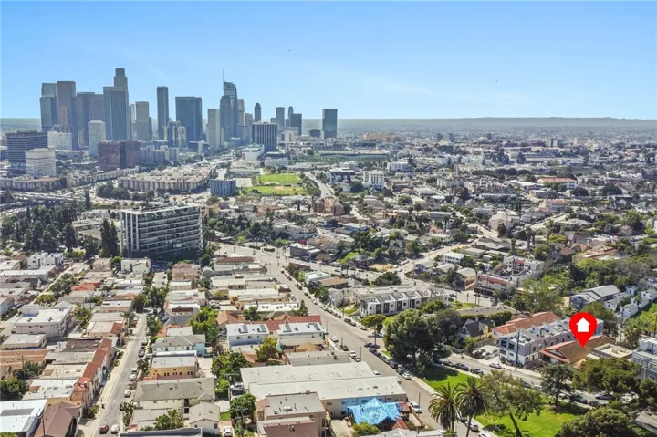 991 Everett, Los Angeles, California 90026