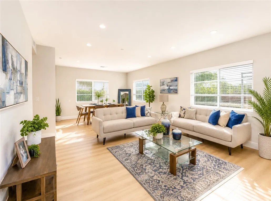 Virtually Staged- Decor ideas
