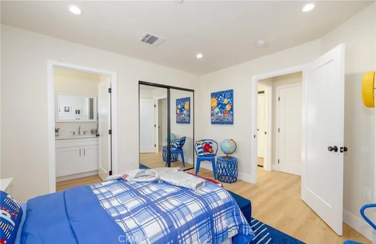 4928 8th Avenue, Los Angeles, California 90043