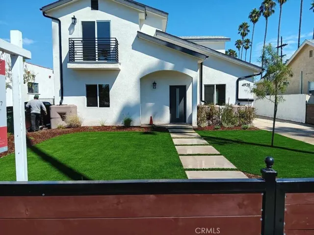 4928 8th Avenue, Los Angeles, California 90043