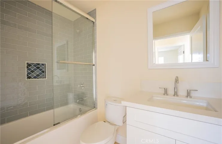 4928 8th Avenue, Los Angeles, California 90043