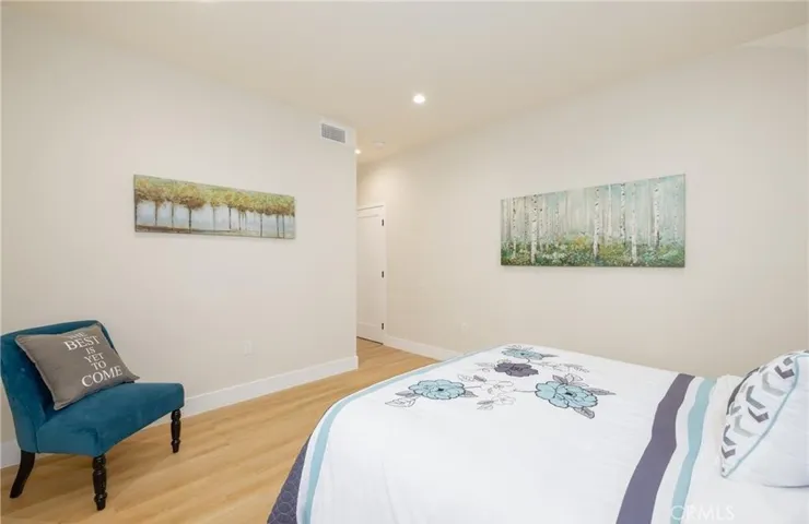 4928 8th Avenue, Los Angeles, California 90043