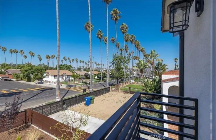 4928 8th Avenue, Los Angeles, California 90043