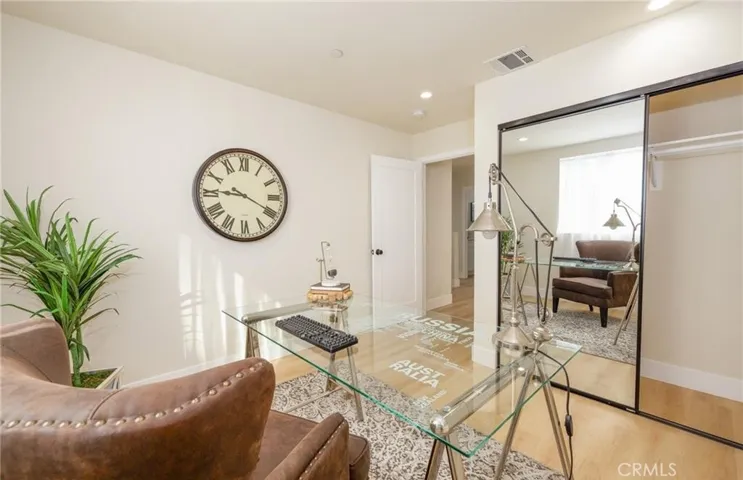 4928 8th Avenue, Los Angeles, California 90043