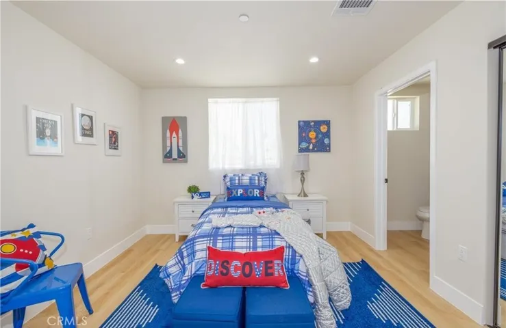 4928 8th Avenue, Los Angeles, California 90043