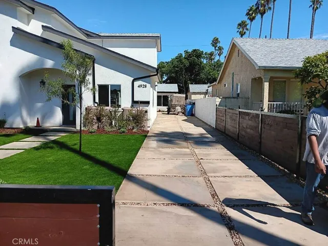 4928 8th Avenue, Los Angeles, California 90043