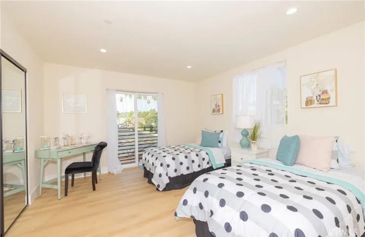 4928 8th Avenue, Los Angeles, California 90043