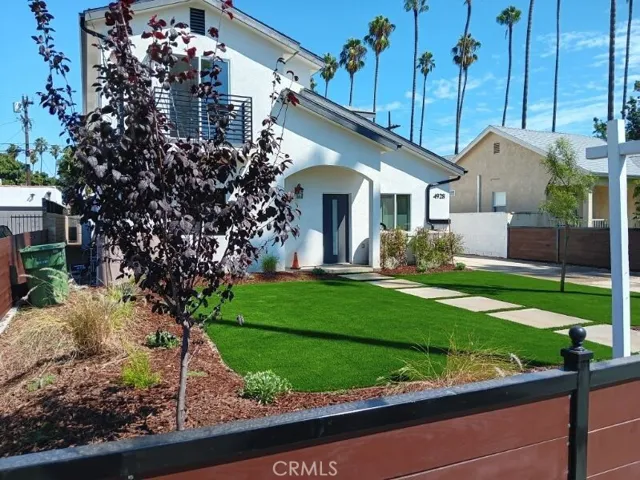 4928 8th Avenue, Los Angeles, California 90043