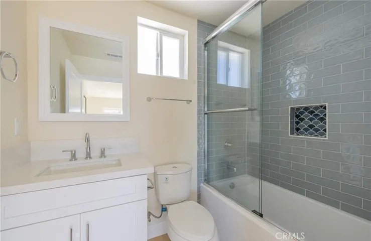 4928 8th Avenue, Los Angeles, California 90043