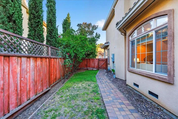 725 W Hacienda Avenue, Campbell, California 95008