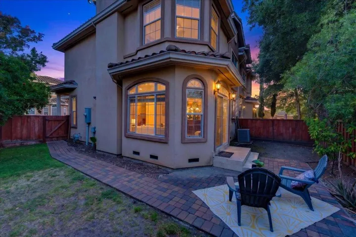 725 W Hacienda Avenue, Campbell, California 95008