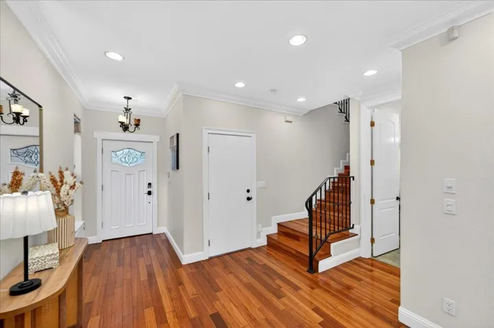 725 W Hacienda Avenue, Campbell, California 95008