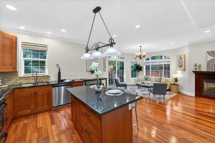 725 W Hacienda Avenue, Campbell, California 95008