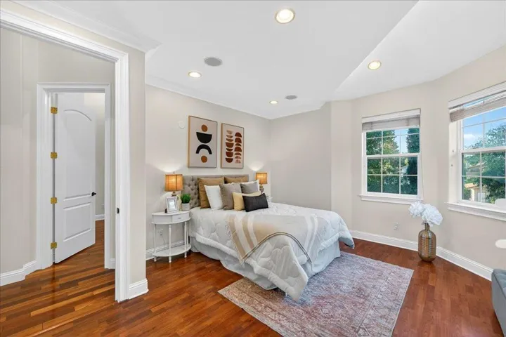 725 W Hacienda Avenue, Campbell, California 95008