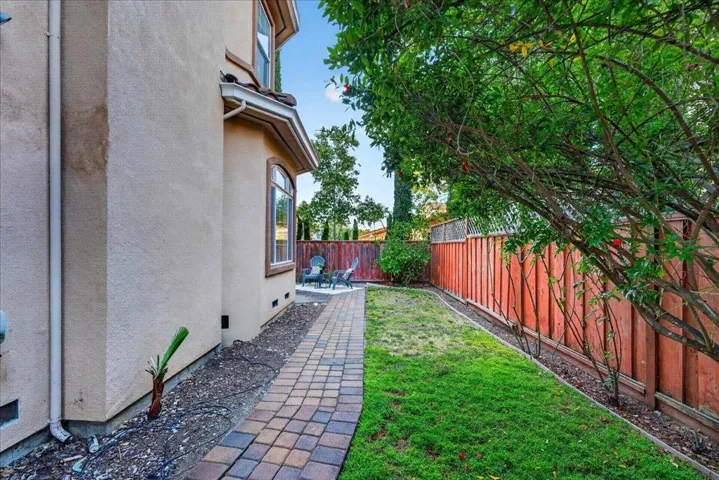 725 W Hacienda Avenue, Campbell, California 95008