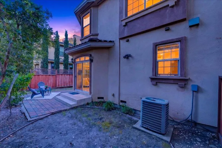 725 W Hacienda Avenue, Campbell, California 95008