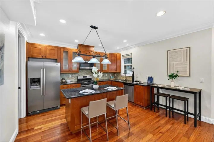 725 W Hacienda Avenue, Campbell, California 95008