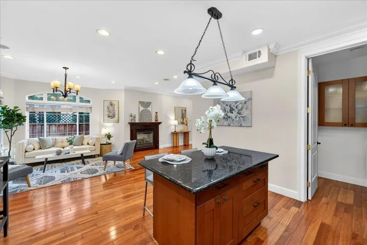 725 W Hacienda Avenue, Campbell, California 95008