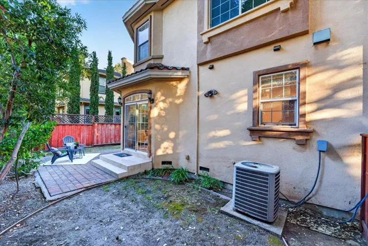 725 W Hacienda Avenue, Campbell, California 95008