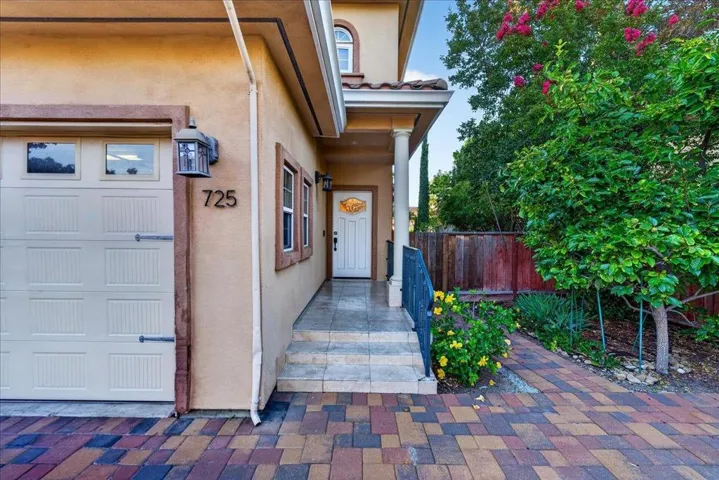 725 W Hacienda Avenue, Campbell, California 95008