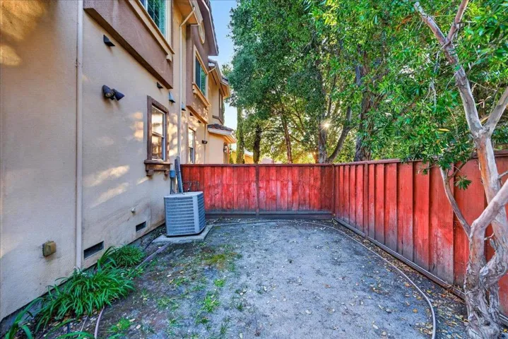 725 W Hacienda Avenue, Campbell, California 95008
