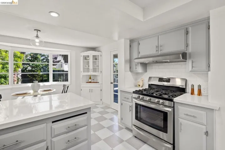 575 Mckinley Ct, San Leandro, California 94577