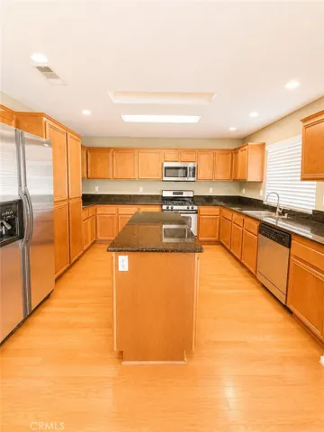 7867 La Monica, Highland, California 92346