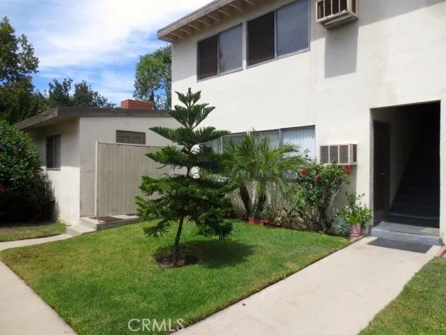 8356 Amigo 2, Northridge, California 91324