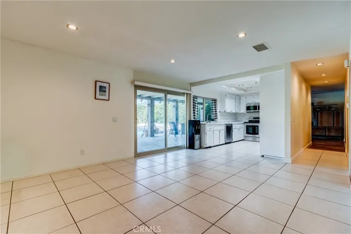 Family room to Kitchen