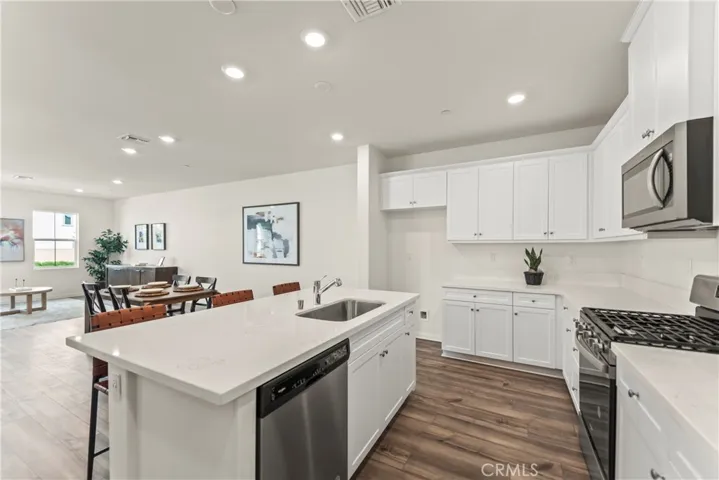 4281 S Hermosa Paseo, Ontario, California 91761