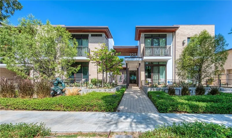125 Hurlbut Street 203, Pasadena, California 91105