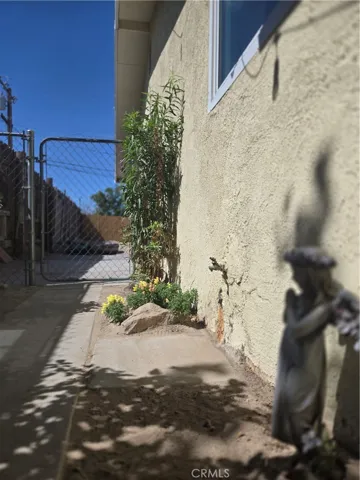 16211 Encina, Victorville, California 92395