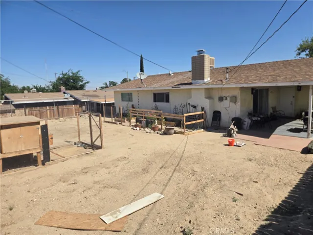 16211 Encina, Victorville, California 92395