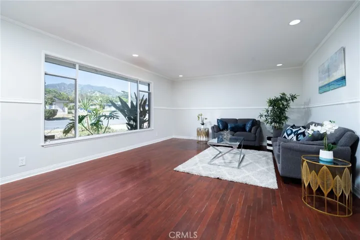 1032 E Buckboard, Glendora, California 91741