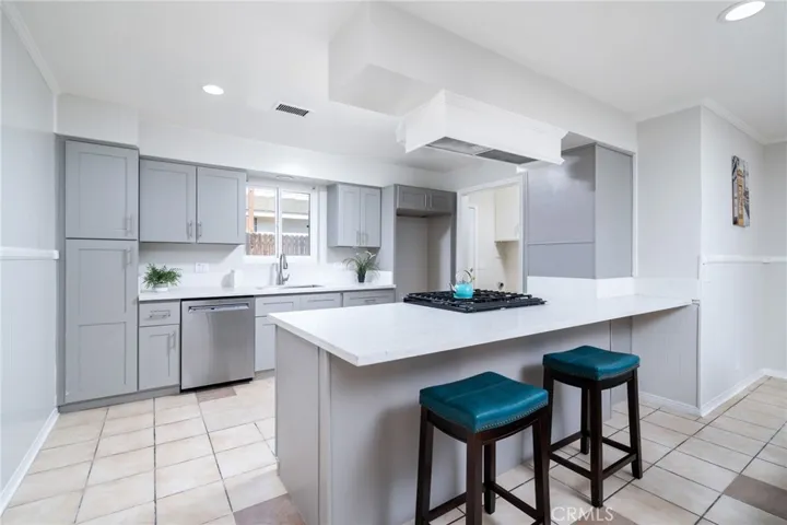 1032 E Buckboard, Glendora, California 91741