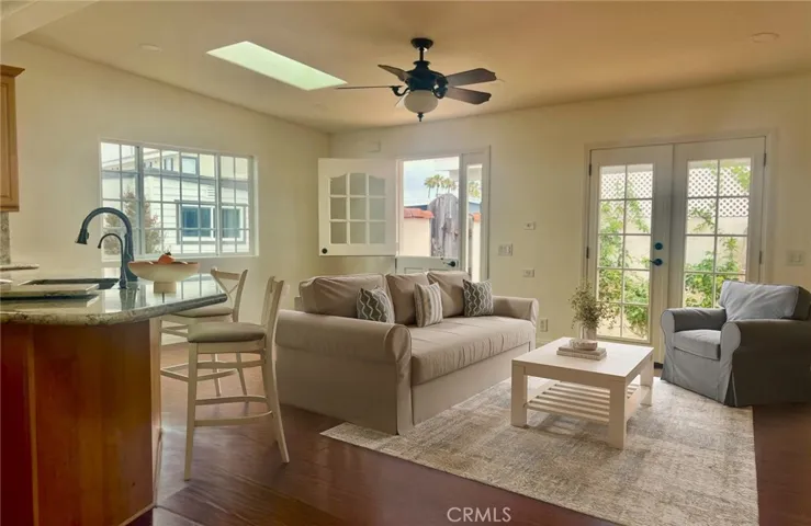 121 Yorktown, Newport Beach, California 92660 — photo 4