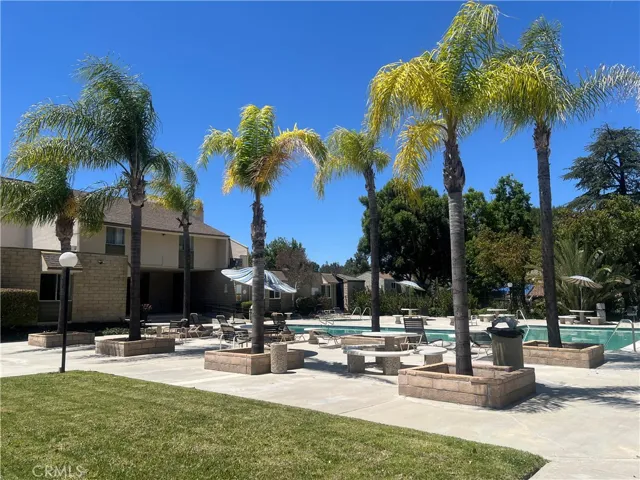 25735 Hogan Drive E3, Valencia, California 91355