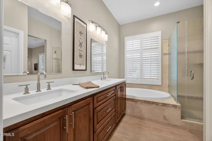 31-web-or-mls-UpmarketMedia_2023A-078